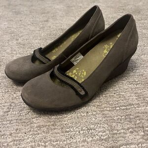 Merrell J46144 Petunia Gray Slip-On Suede Mary Jane Wedge Heel‎ Women's 7.5 EUC